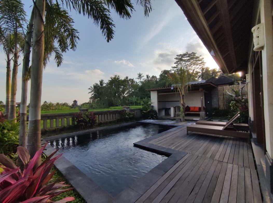 Anggarakasih Ubud Villa エクステリア 写真