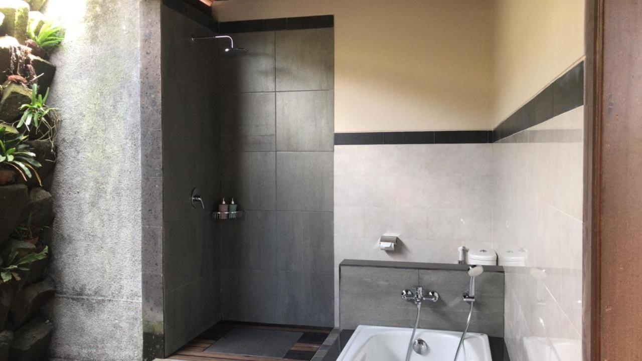 Anggarakasih Ubud Villa エクステリア 写真