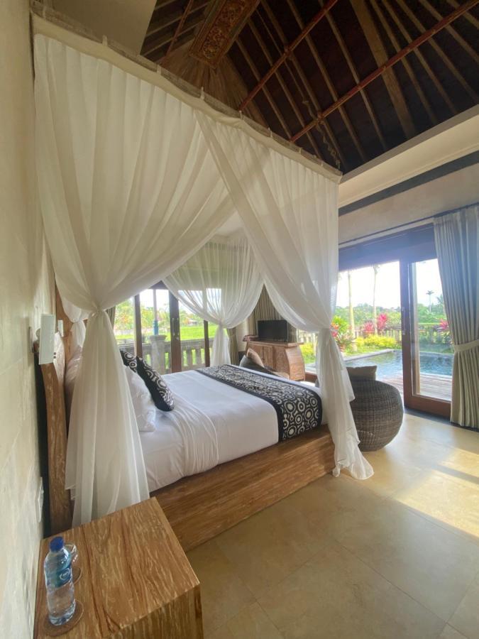 Anggarakasih Ubud Villa エクステリア 写真